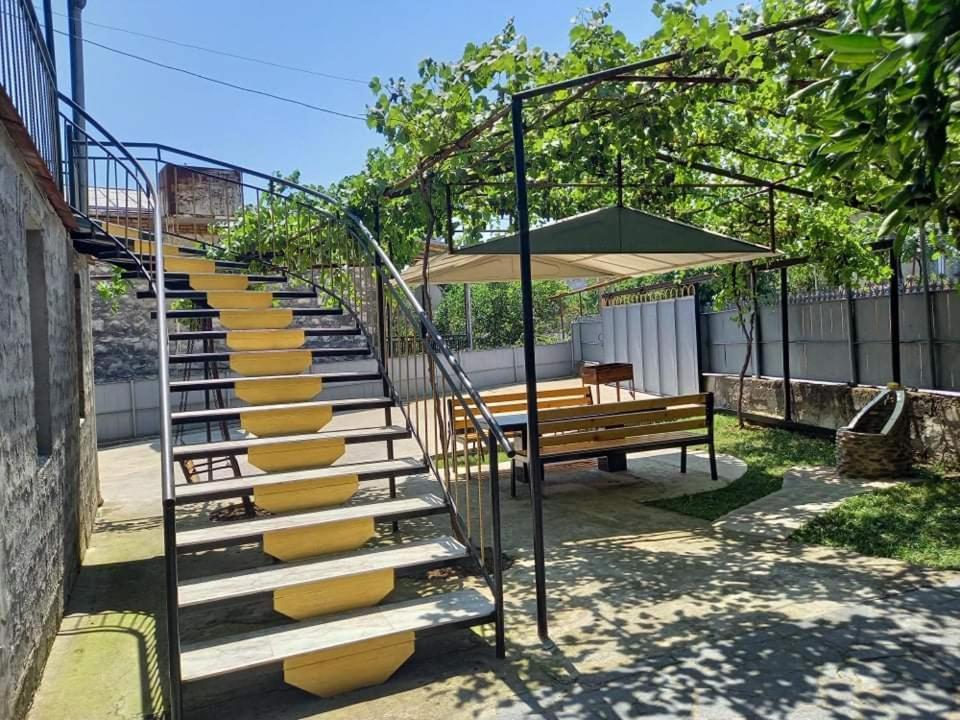 Guest House Fazisi Kutaisi Exterior foto